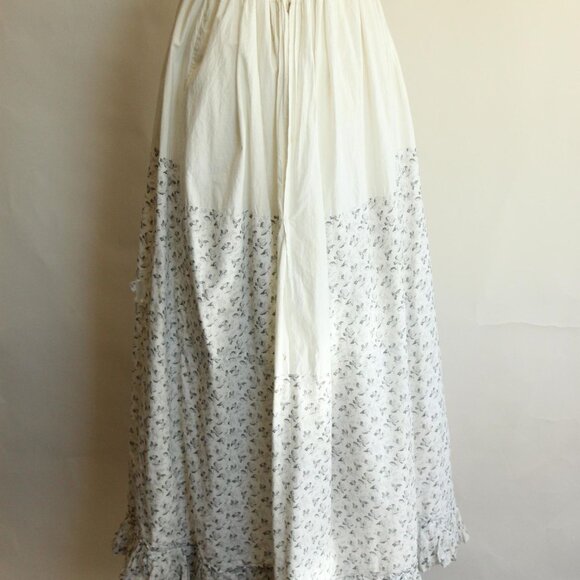 Vintage Antique 1890s Skirt, Victorian Gray and White Floral Cotton with Ruffle - Picture 10 of 10